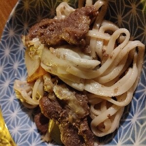 味付けジンギスカンの焼きうどん